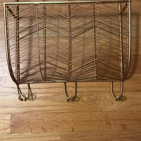 Like New Gold/Bronze File holder - Picture 3 of 4